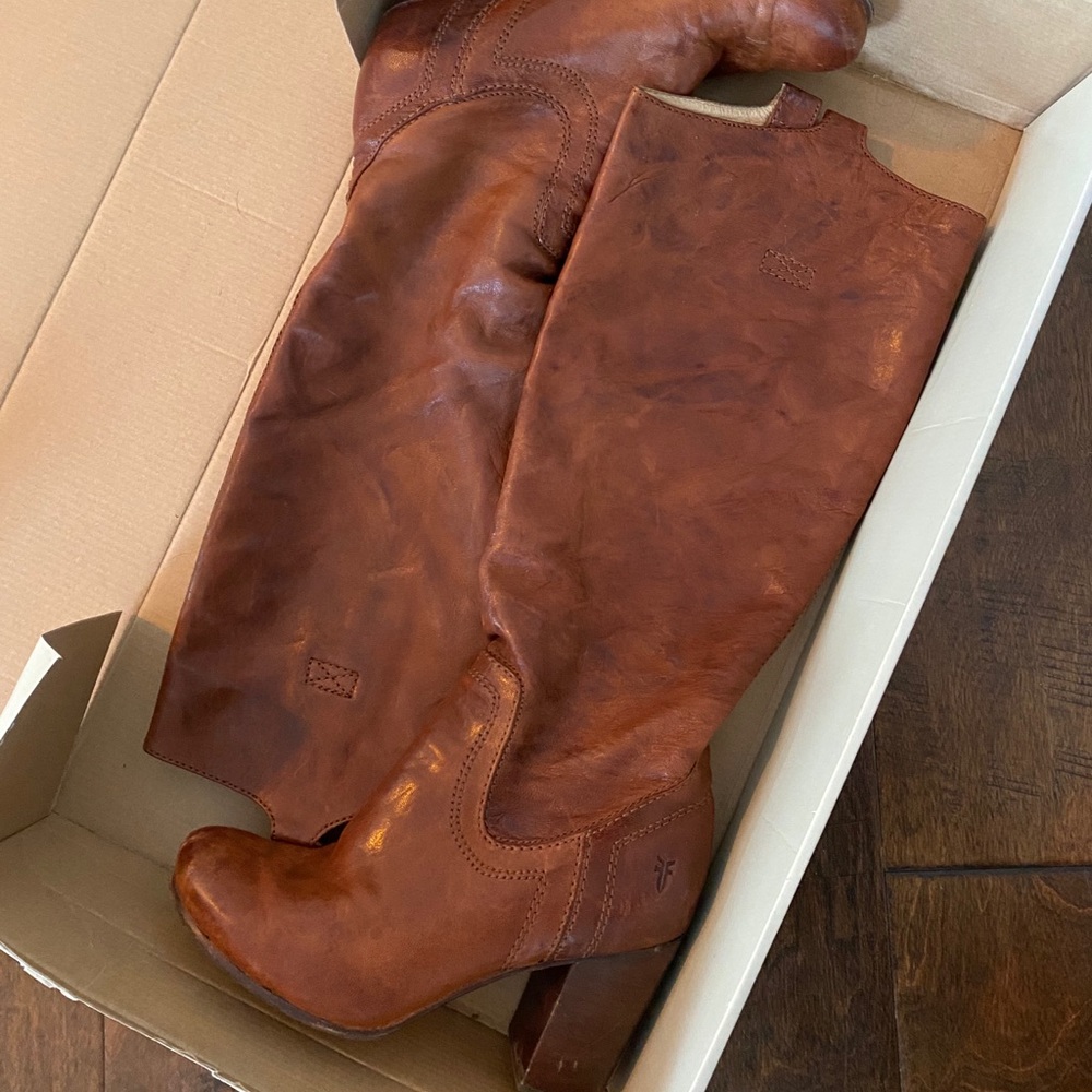 Frye Carson Heel Tab Boots